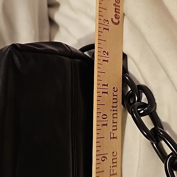 Badgley Mischka clutch style bag with metal chain black new with tag - Picture 6 of 9